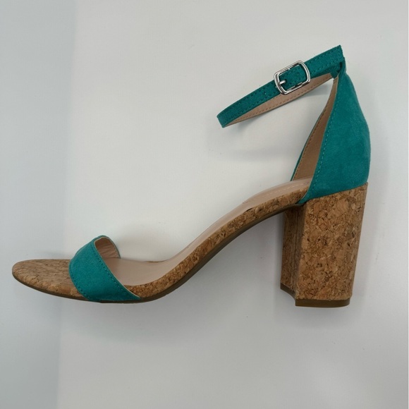 Bandolino Armory Sandal Heeled with Cork Detail NWOT - Picture 6 of 7